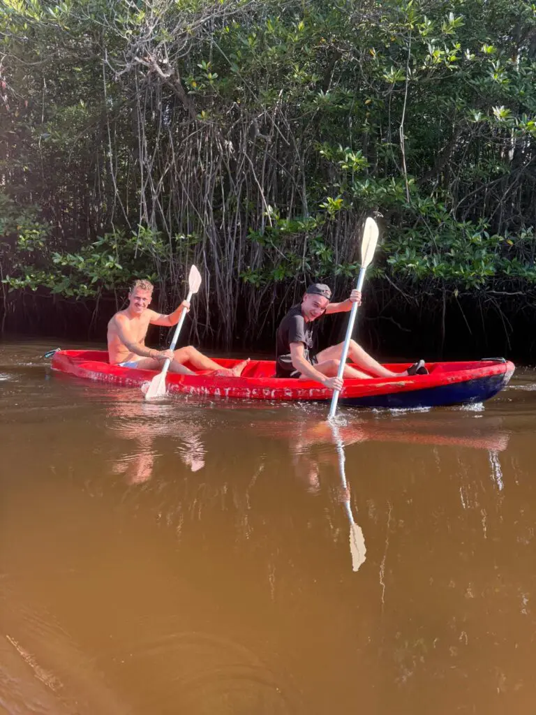 Groepsreis Bali - Kajak mangroven Nusa Lembongan - rondreis Bali