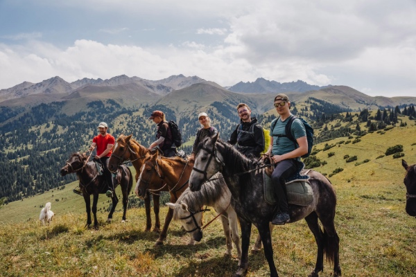 horse ride kyrgyzstan