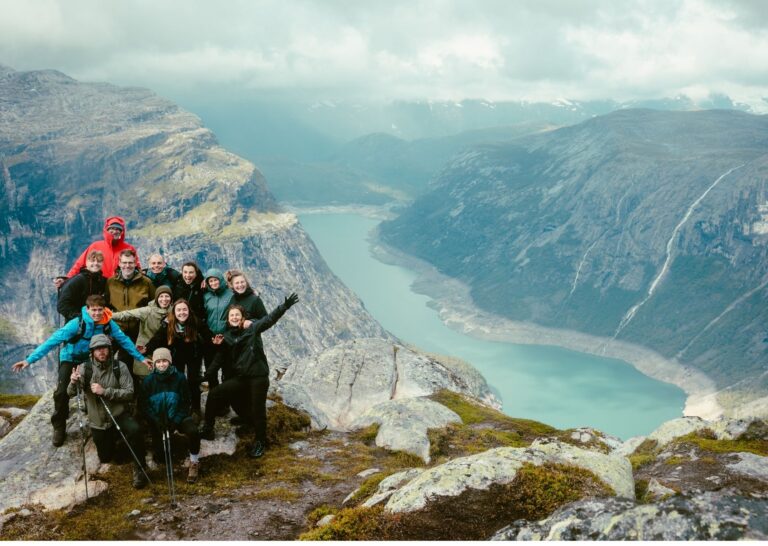Solo reizen vs. solo groepsreizen: wat is het verschil en wat past bij jou?